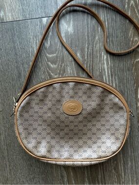 VTG GUCCI Brown Logo Crossbody Bag